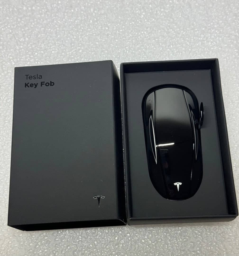 BRAND NEW TESLA CAR KEY