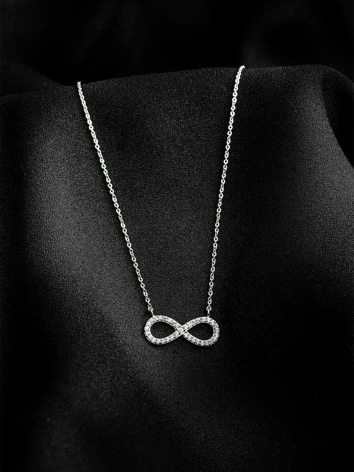 Nice necklace for girlfriend